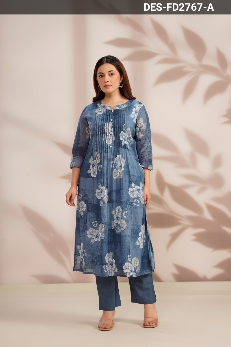 Blue floral pintuck kurta with matching trousers